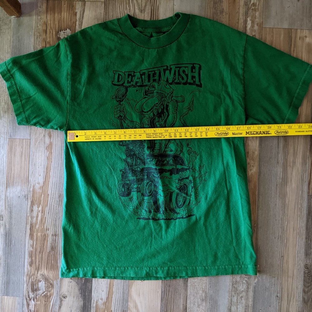 Green Death Wish Skaters T-shirt Goblin on a  Monster Truck  Tee Size M - Picture 4 of 7